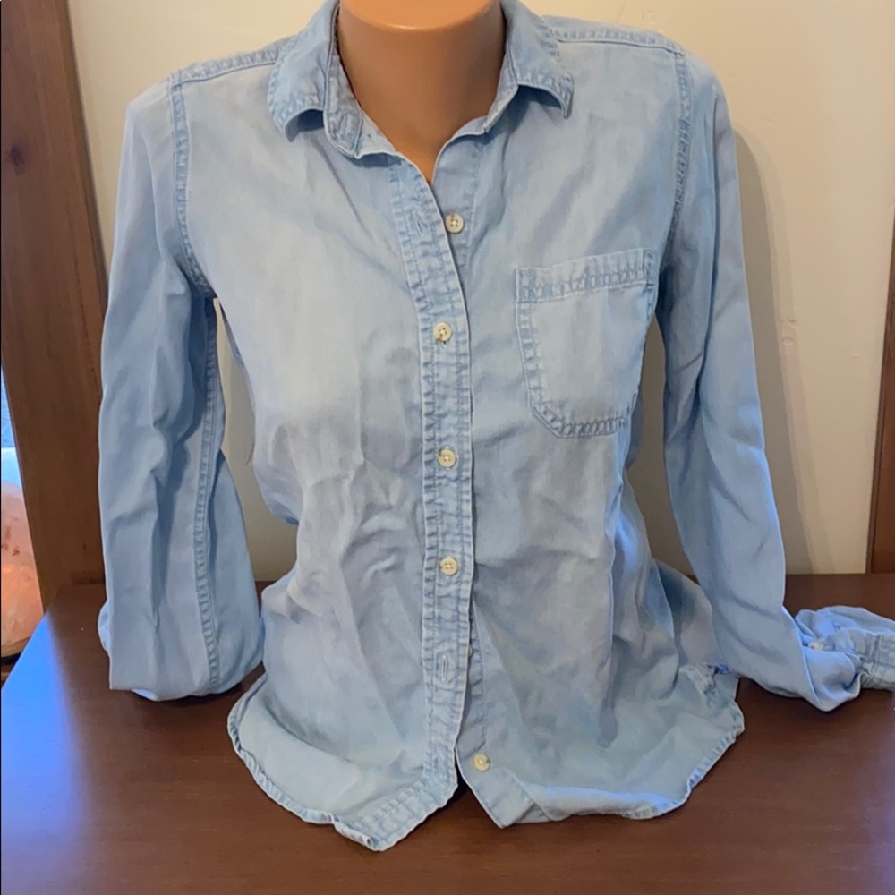 4/$20 Mossimo Chambray Button down